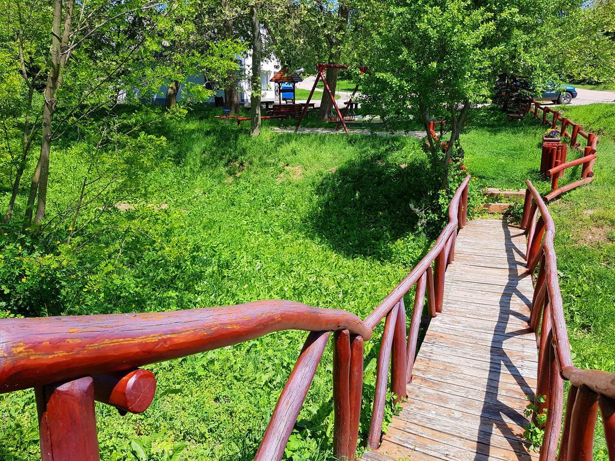 Kuti Vendeghaz Hotel Bakonykuti Bagian luar foto